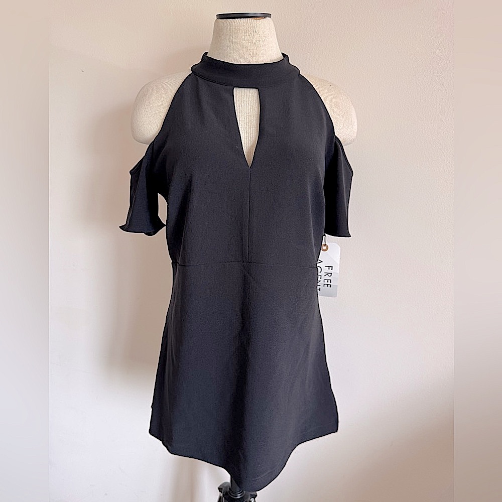 Black Choker Open Shoulder Blouse Keyhole Top Medium/Large NEW WITH TAG